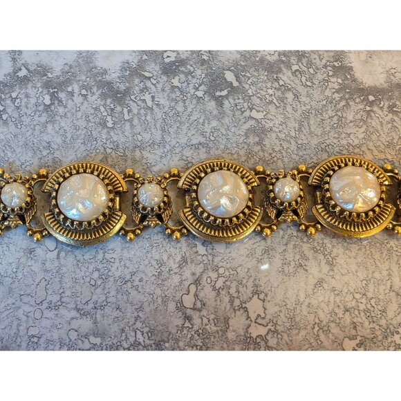 Antique Book Chain Bracelet With‎ Faux Pearl Accents - Picture 2 of 7